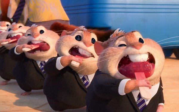 디즈니 영화 주토피아 쥐들이 아이스크림을 먹고 있다